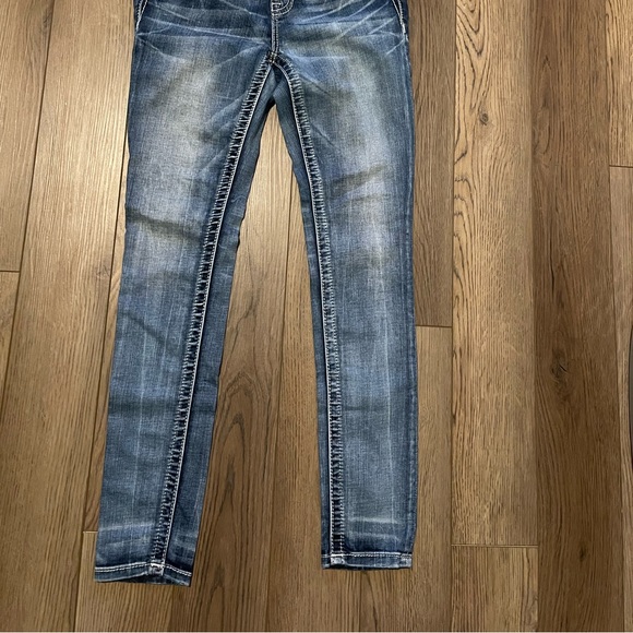 Miss me size 26 easy skinny mid rise jean. Inseam 31.5 - Picture 3 of 6